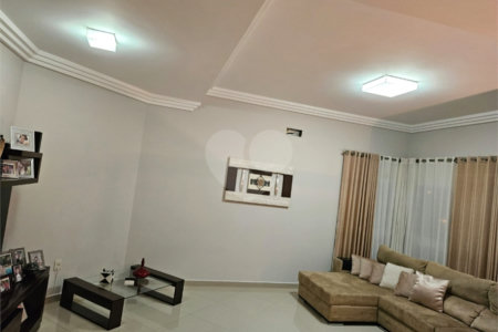 Casa à venda com 4 quartos, sendo 2 suítes,  no condomínio Golden Park Alpha, Sorocaba - SP