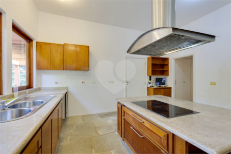 Casa Térrea à venda com 3 quartos, sendo 1 suíte, em Jardim Petrópolis, São Paulo, SP