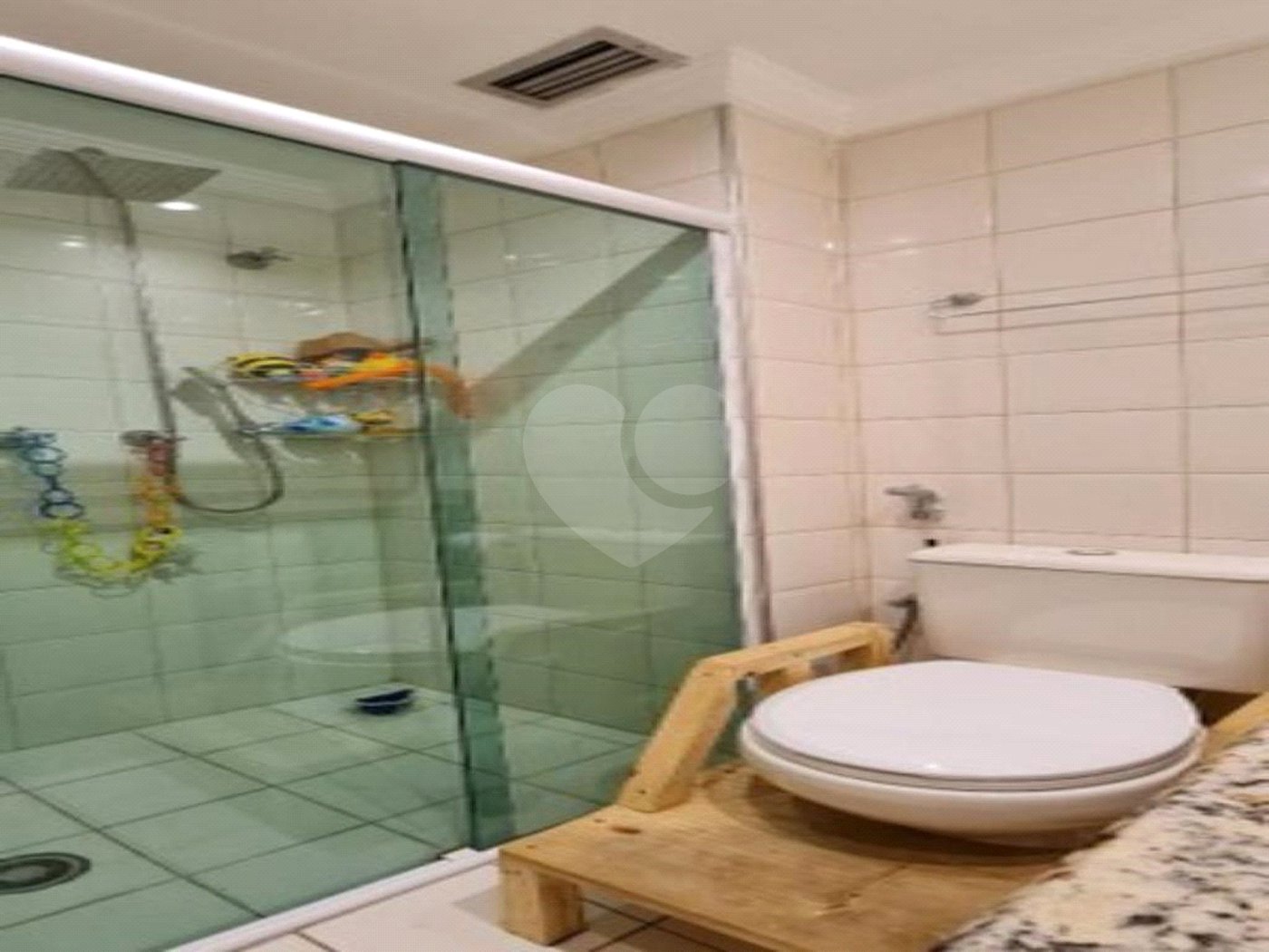 Apartamento à venda com 3 quartos, sendo 1 suíte,  em Vila Gilda, Santo André, SP