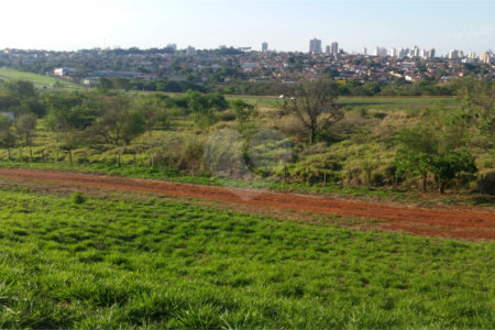 Terreno à venda em Jardim Tamoio, Araraquara, SP