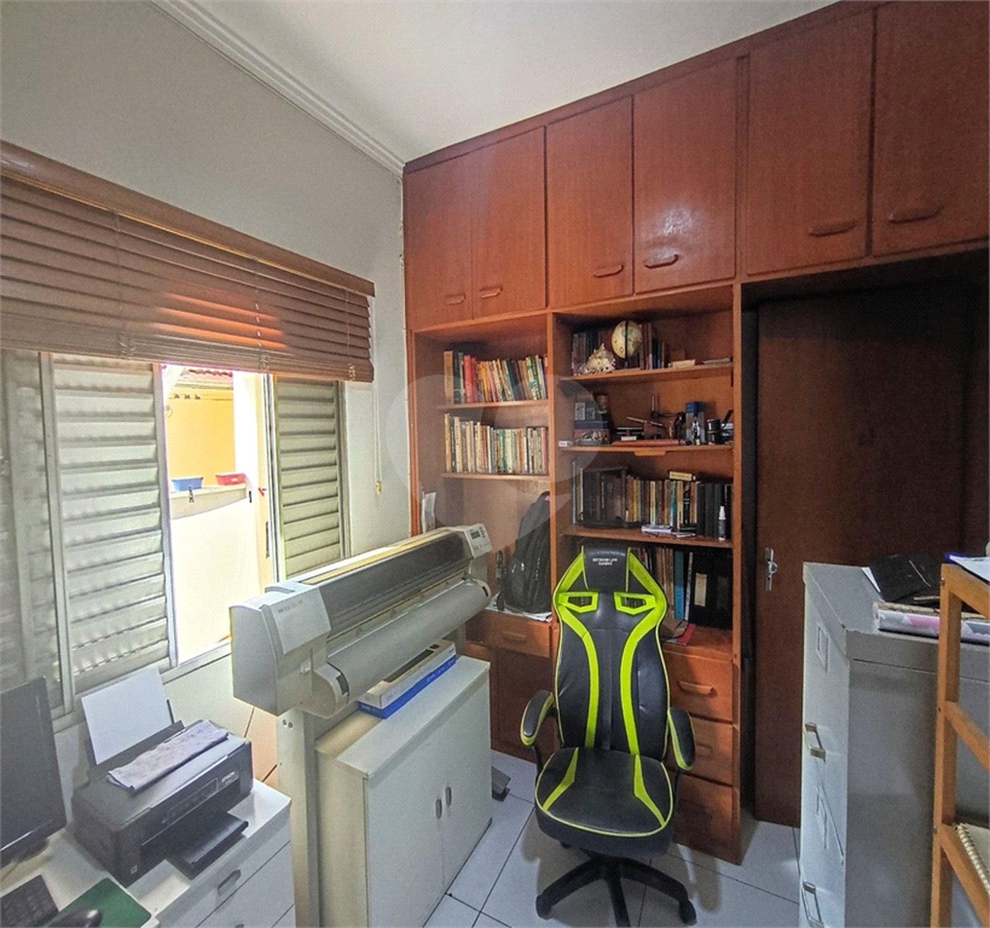 Casa Térrea à venda com 5 quartos, sendo 1 suíte, em Chora Menino, São Paulo, SP