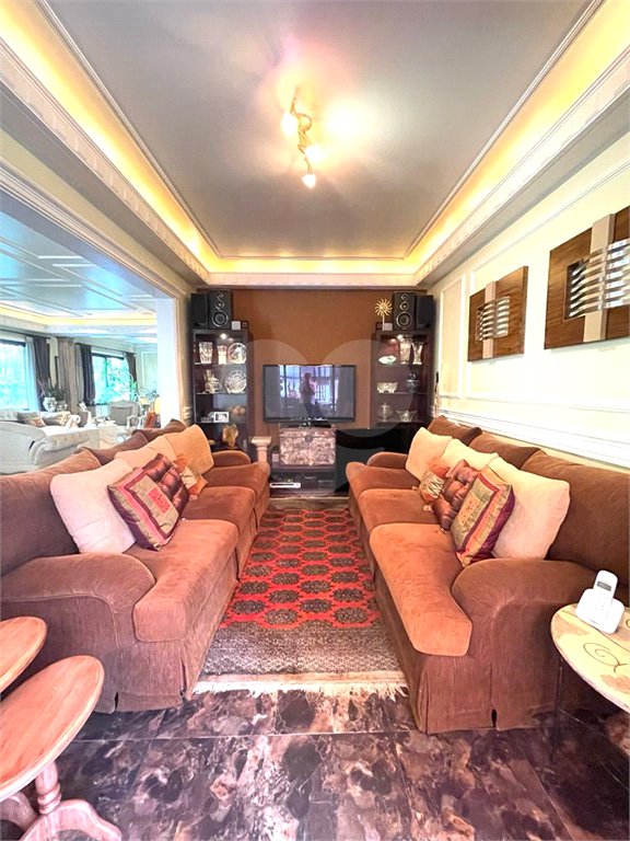 Apartamento à venda ou para alugar com 4 quartos, sendo 3 suítes, em Jardim Vitória Régia, São Paulo, SP