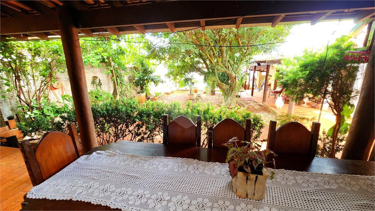 Casa à venda com 4 quartos, sendo 1 suíte, em Jardim Nova Época, Araraquara, SP