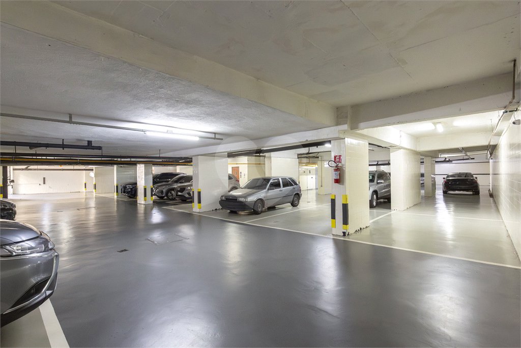 Apartamento à venda com 4 quartos, sendo 2 suítes, em Indianópolis, São Paulo, SP