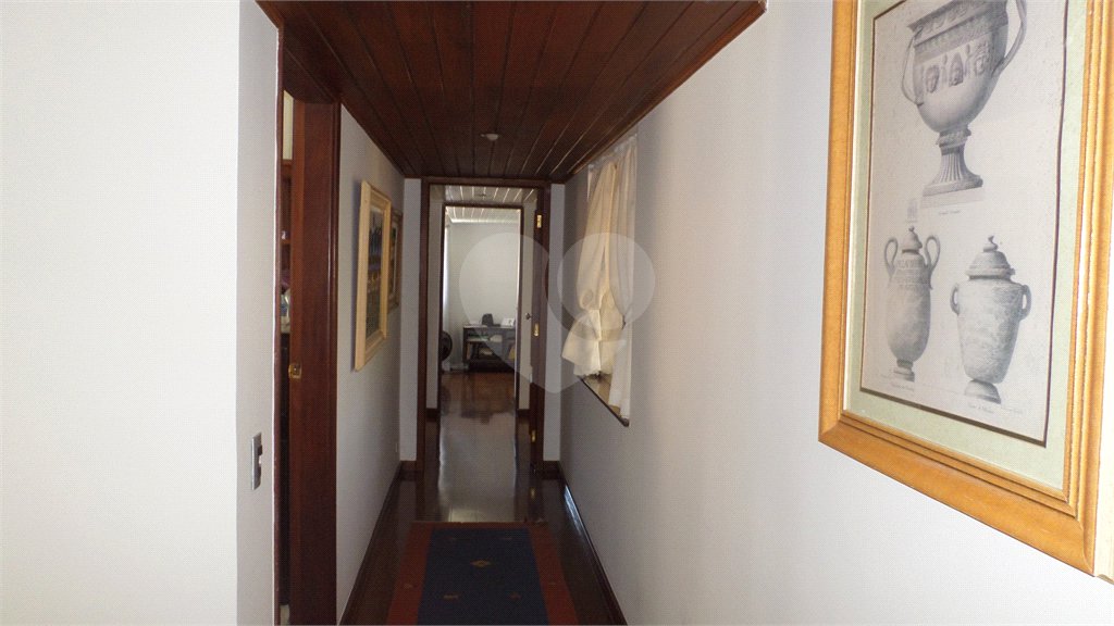 Sobrado à venda com 4 suítes em Recanto Impla, Carapicuíba, SP