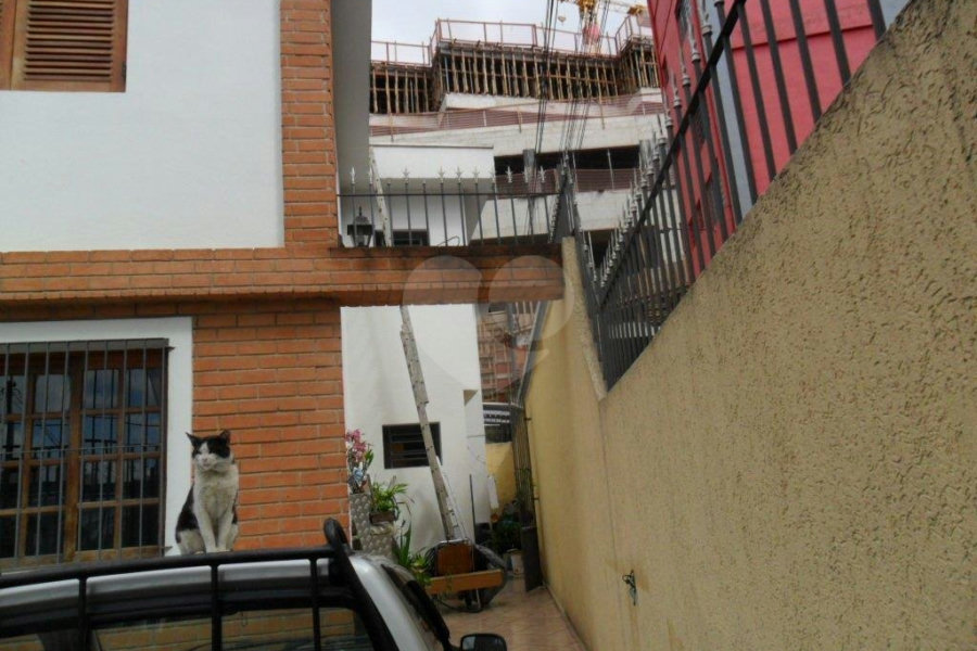 Sobrado à venda com 3 quartos, sendo 1 suíte, em Vila Romero, São Paulo, SP