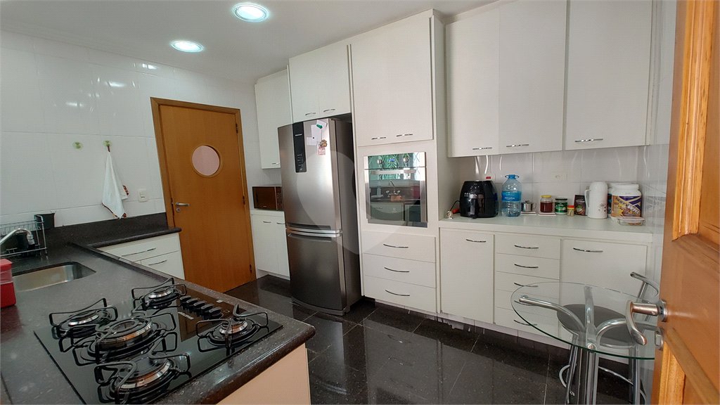 Sobrado à venda com 4 suítes em Moema, São Paulo, SP