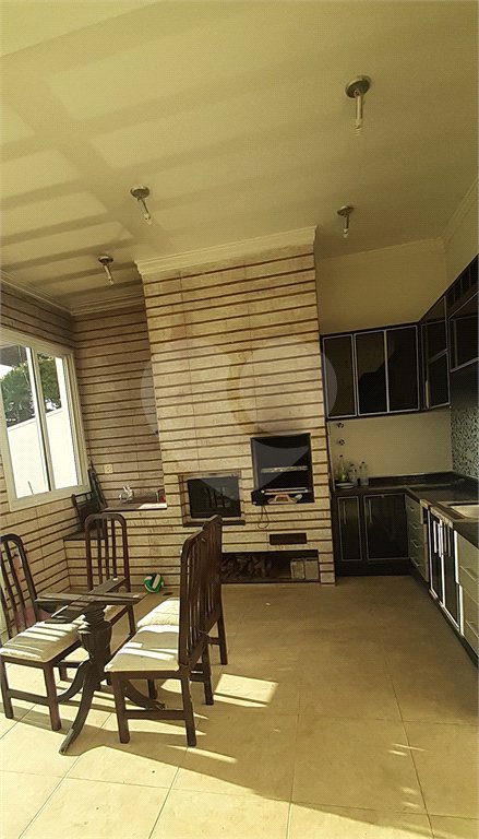 Casa em condomínio à venda ou para alugar com 5 quartos, sendo 3 suítes,  no Centro, Bom Jesus dos Perdões, SP