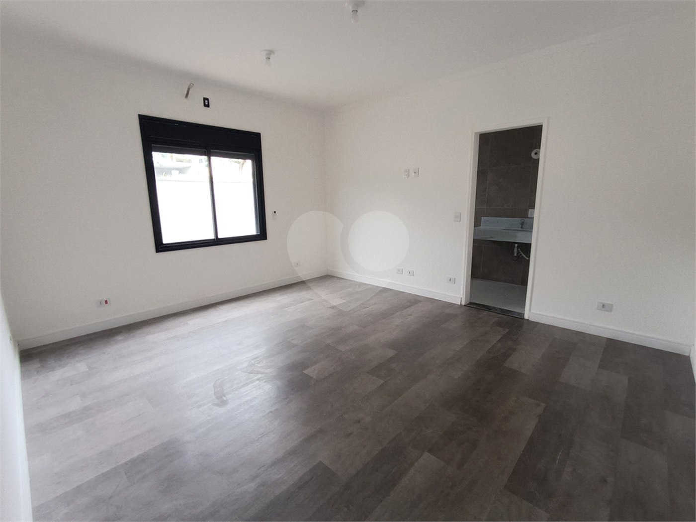 Casa à venda com 3 suítes no condomínio Altos de São Roque, São Roque - SP