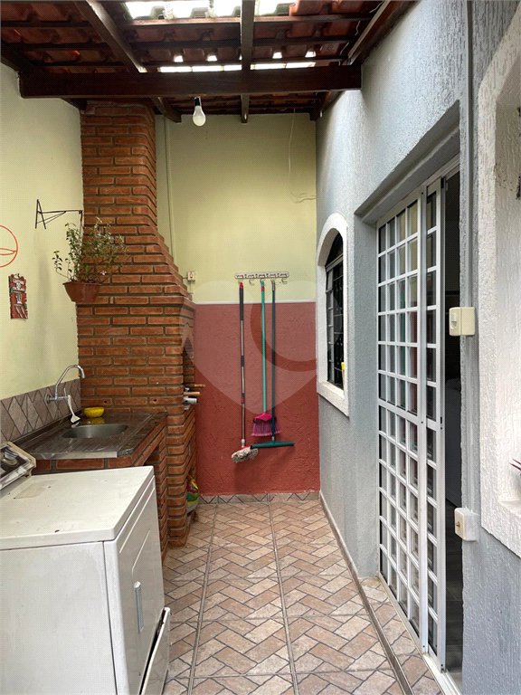 Sobrado à venda com 4 quartos, sendo 1 suíte,  em Jardim Las Vegas, Santo André, SP