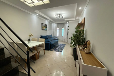 Casa à venda com 3 quartos, sendo 1 suíte, no condomínio Mira Estrela, São Paulo - SP