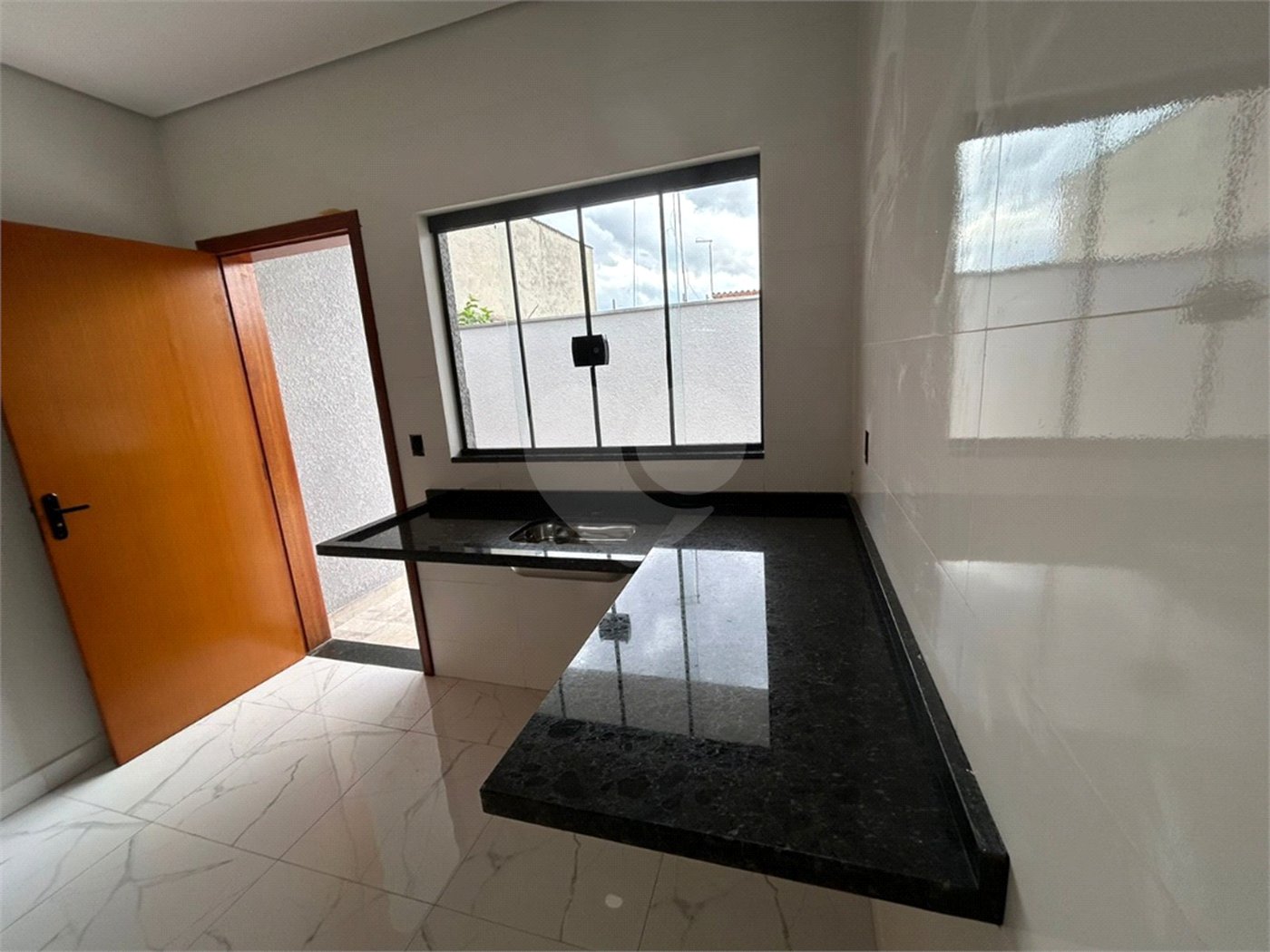 Casa de Vila à venda com 2 quartos, sendo 1 suíte, em Vila Nova Sorocaba, Sorocaba, SP