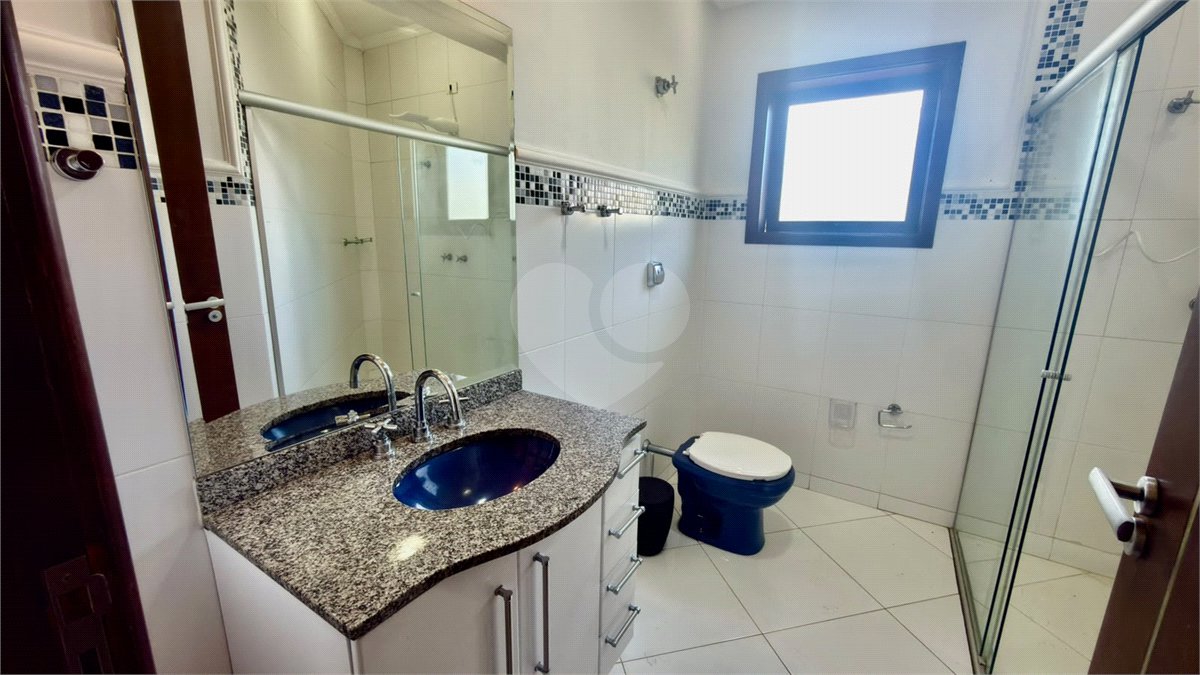 Casa à venda com 4 suítes no condomínio Parque Village Castelo, Itu - SP