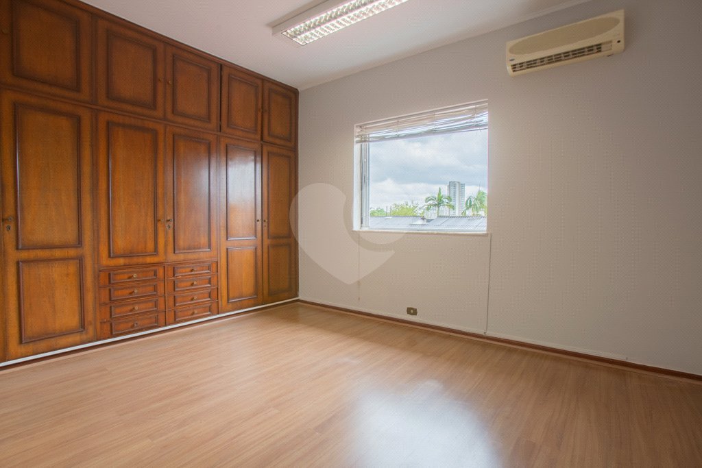 Casa à venda ou para alugar com 3 quartos, sendo 1 suíte,  em Mirandópolis, São Paulo, SP