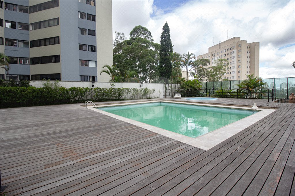Apartamento à venda com 4 quartos, sendo 2 suítes,  em Jardim Parque Morumbi, São Paulo, SP
