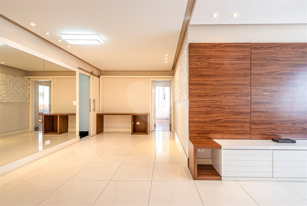 Apartamento à venda com 3 quartos, sendo 1 suíte, em Itaim Bibi, São Paulo, SP