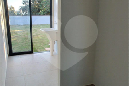 Casa à venda com 3 suítes no condomínio Reserva Ybyra, Atibaia - SP
