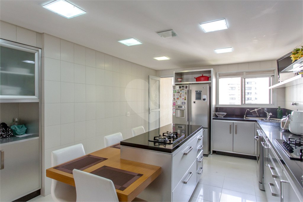 Apartamento à venda com 4 suítes em Vila Suzana, São Paulo, SP
