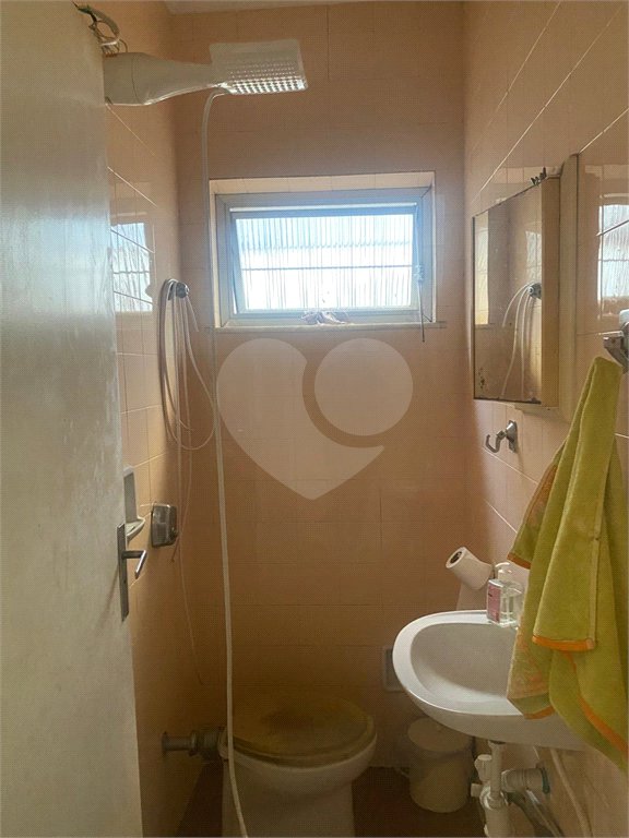Sobrado à venda ou para alugar com 3 quartos, sendo 1 suíte, em Vila Carrão, São Paulo, SP