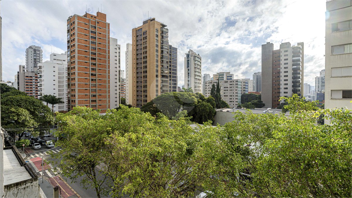Apartamento à venda com 3 quartos, sendo 1 suíte, em Vila Uberabinha, São Paulo, SP