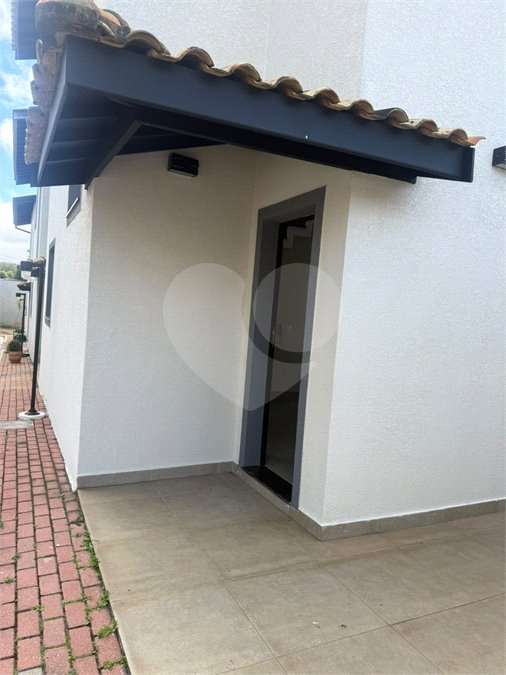 Casa à venda ou para alugar com 3 quartos, sendo 1 suíte, no condomínio Residencial Marchant Buarque, Atibaia - SP