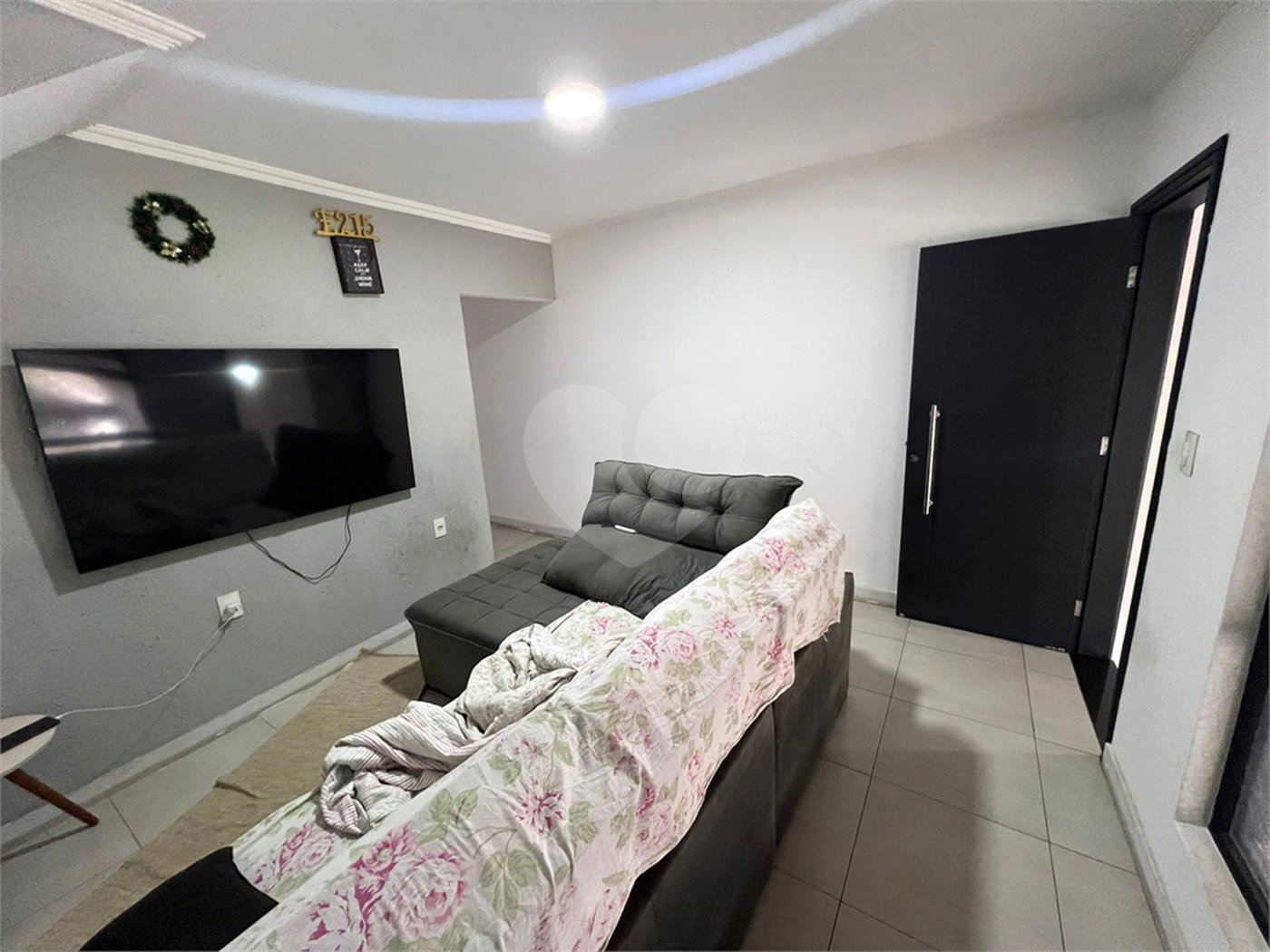 Sobrado à venda com 3 quartos, sendo 1 suíte, em Lopes de Oliveira, Sorocaba, SP