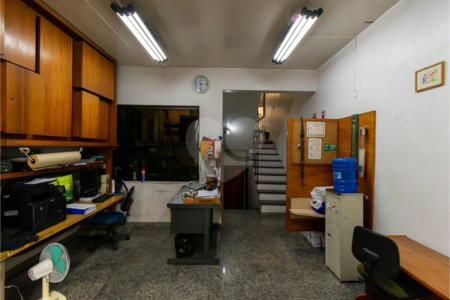 Casa à venda com 8 quartos, sendo 2 suítes, em Indianópolis, São Paulo, SP
