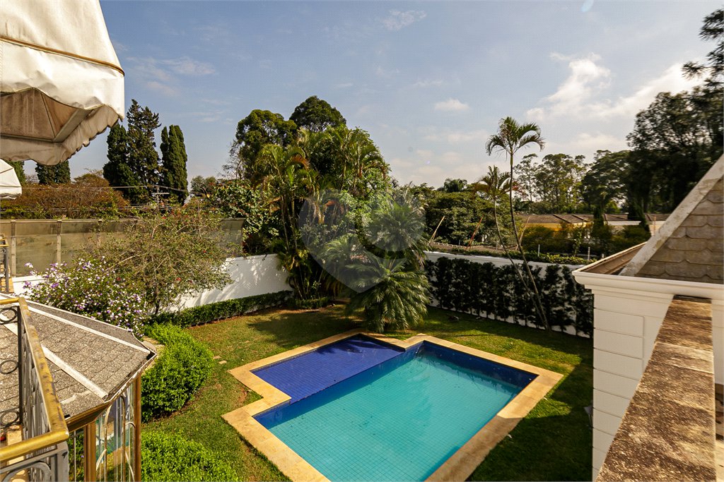 Sobrado à venda com 5 quartos, sendo 4 suítes, em Chácara Monte Alegre, São Paulo, SP