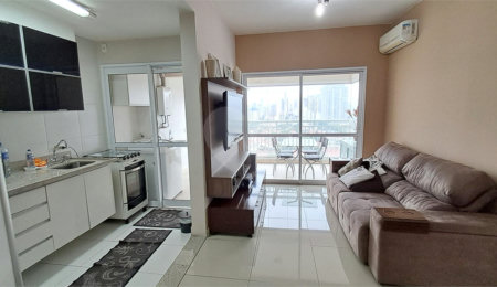 Apartamento à venda ou para alugar com 1 suíte em Vila Cordeiro, São Paulo, SP