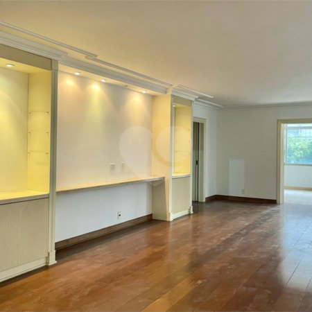 Apartamento à venda com 3 suítes em Cerqueira César, São Paulo, SP