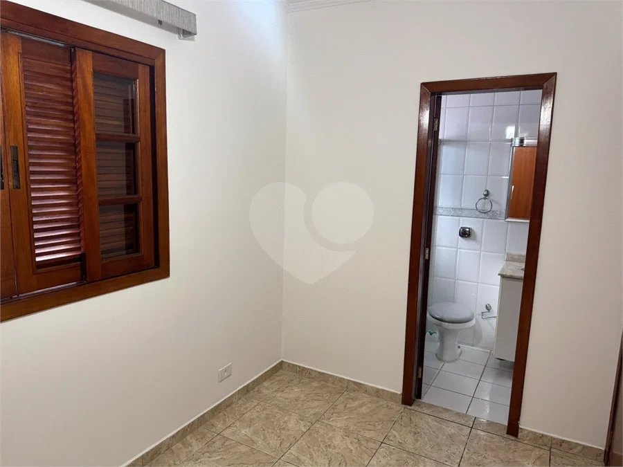 Sobrado à venda ou para alugar com 3 suítes em Vila Sônia, São Paulo, SP