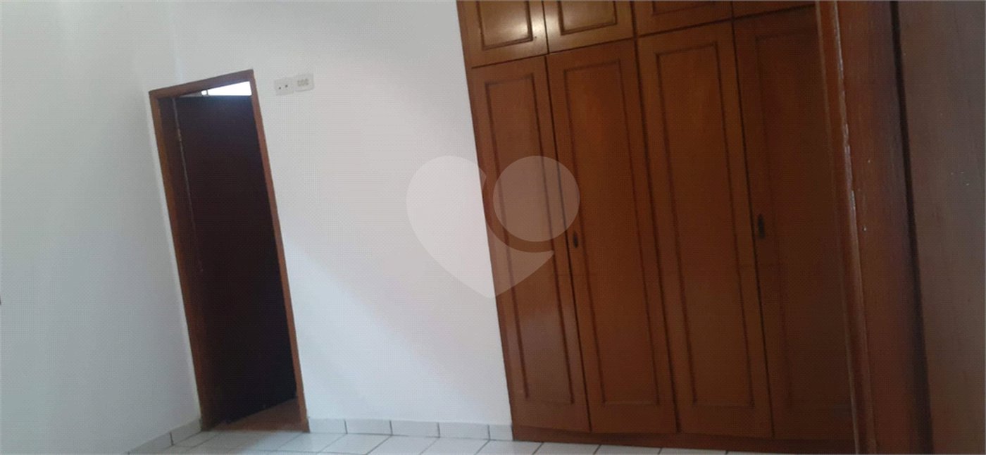Casa à venda com 3 quartos, sendo 1 suíte, em Vila Gustavo, São Paulo, SP