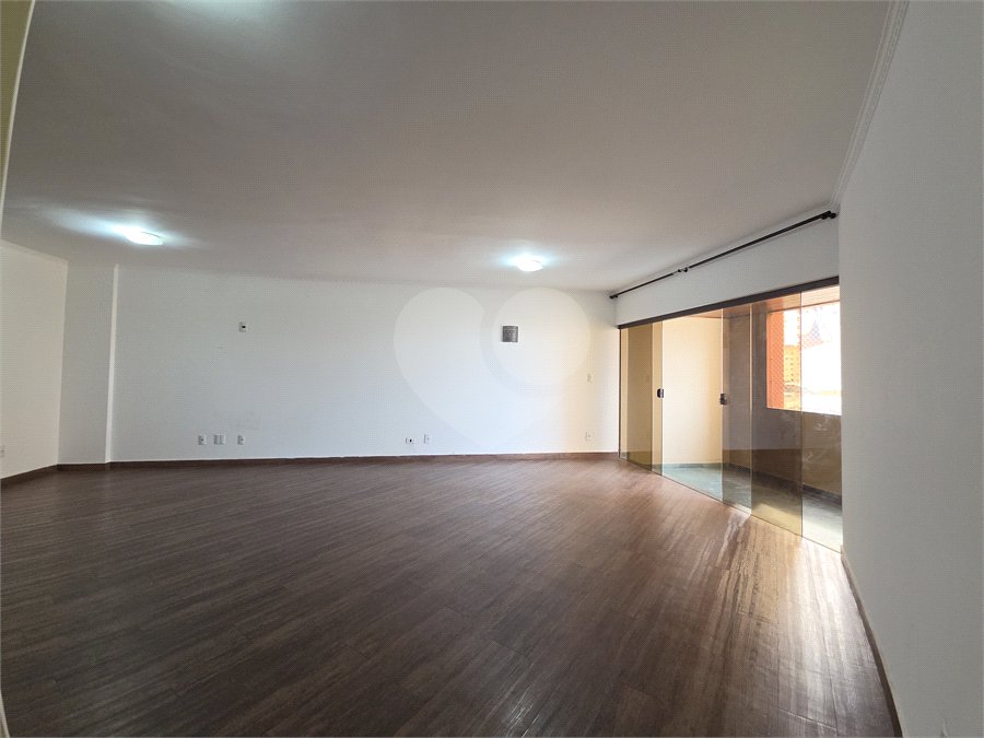 Apartamento à venda com 3 quartos, sendo 2 suítes, no Centro, Sorocaba, SP
