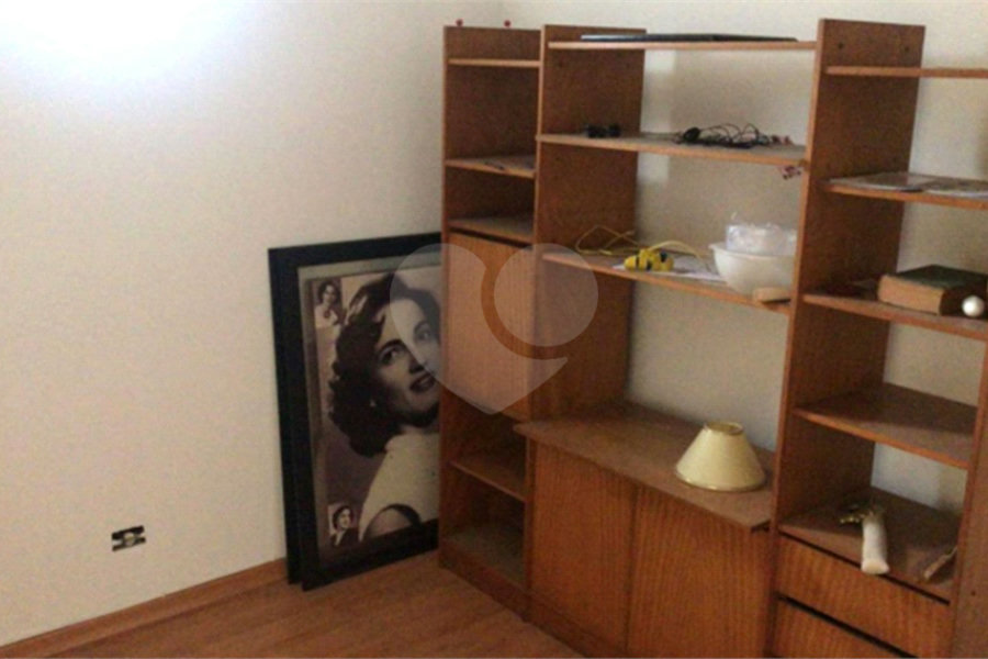 Sobrado à venda com 3 quartos em Horto, São Paulo, SP