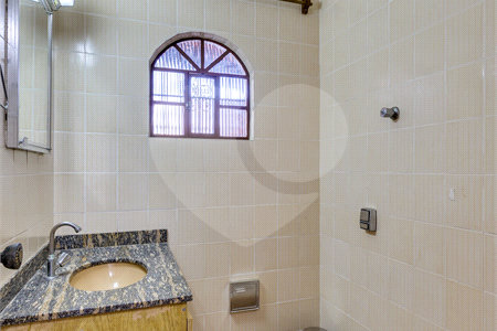 Sobrado à venda com 3 quartos, sendo 1 suíte, em Alto da Boa Vista, São Paulo, SP