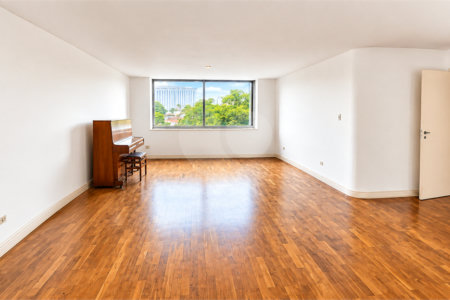 Apartamento à venda com 4 quartos, sendo 1 suíte, em Alto da Boa Vista, São Paulo, SP