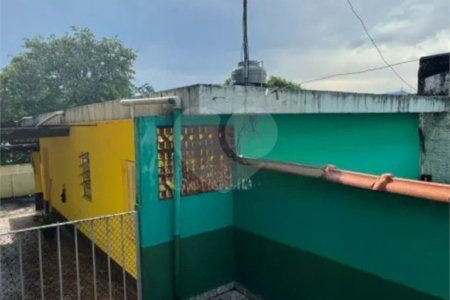 Casa à venda com 4 quartos em Parque Maria Domitila, São Paulo, SP