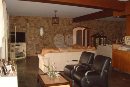 Casa à venda ou para alugar com 4 quartos, sendo 2 suítes,  no Centro, Vinhedo, SP