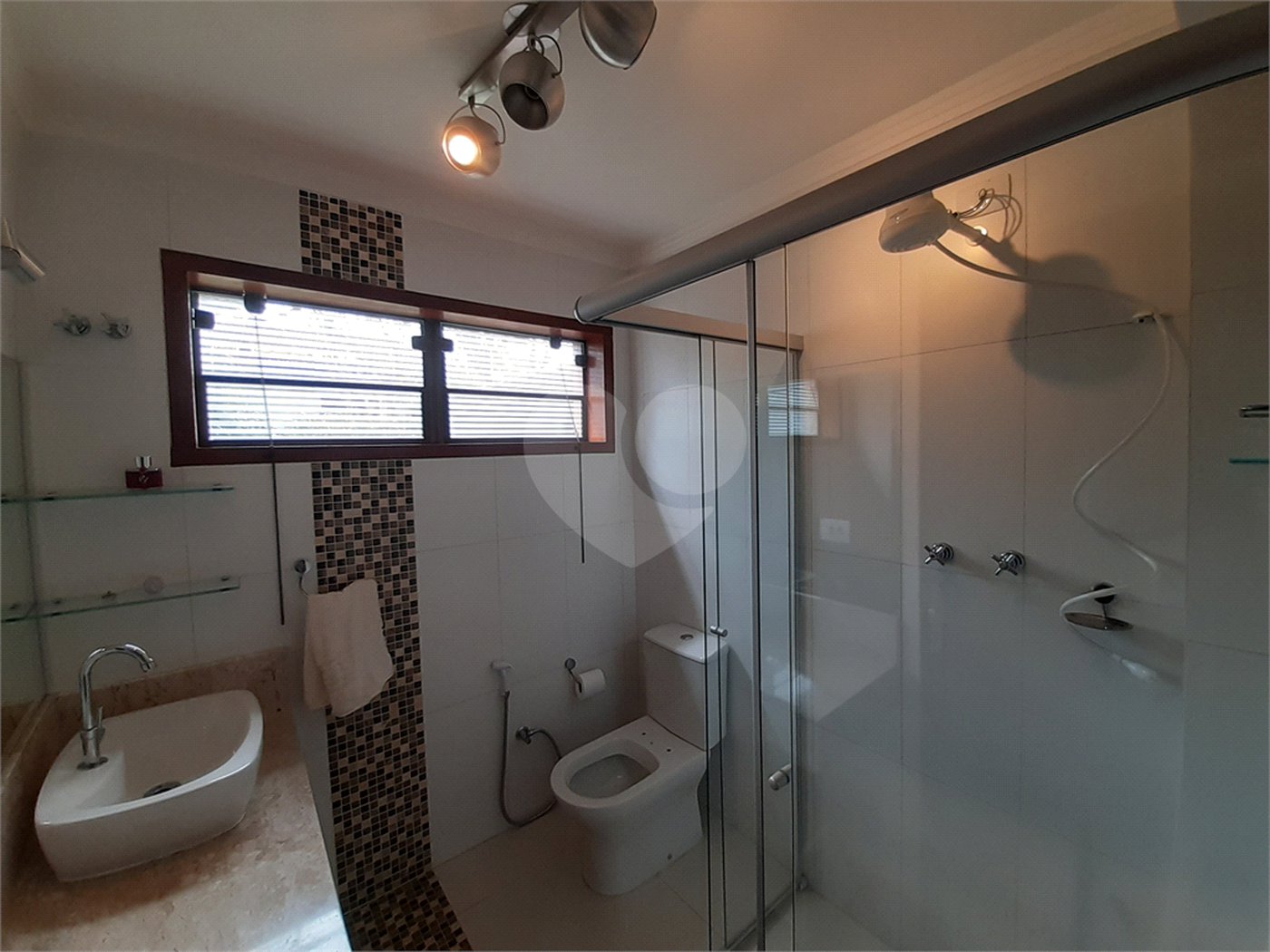 Casa à venda com 4 quartos, sendo 2 suítes,  em Jardim Floresta, São Paulo, SP