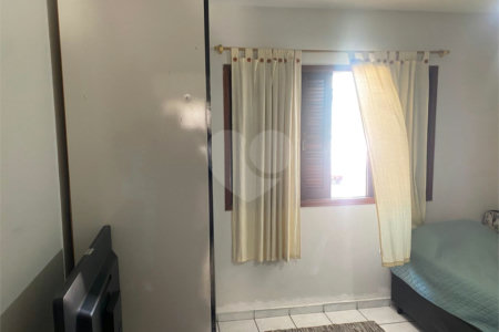 Sobrado à venda com 2 quartos em Vila Nivi, São Paulo, SP