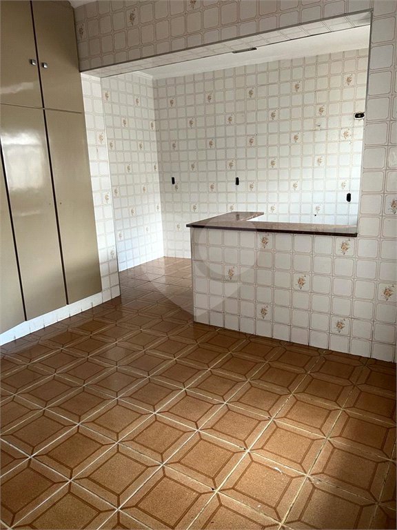 Sobrado à venda com 3 quartos, sendo 1 suíte, em Vila Vitório Mazzei, São Paulo, SP