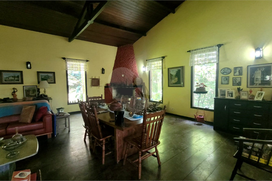 Casa à venda com 3 quartos, sendo 1 suíte, em Serra da Cantareira, Mairiporã, SP