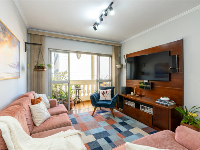 Apartamento à venda com 3 quartos, sendo 1 suíte,  em Campo Belo, São Paulo, SP