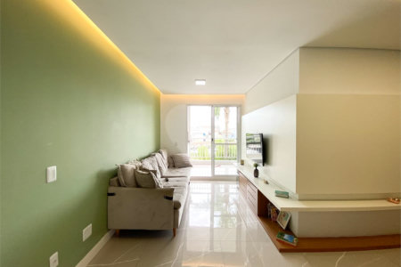 Apartamento à venda com 3 quartos, sendo 1 suíte, em Vila Paiva, São Paulo, SP