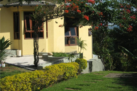 Casa à venda com 4 quartos, sendo 2 suítes, no condomínio Estância Marambaia, Vinhedo - SP