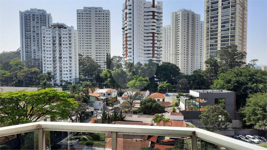 Apartamento à venda com 3 quartos, sendo 1 suíte, em Jardim Marajoara, São Paulo, SP