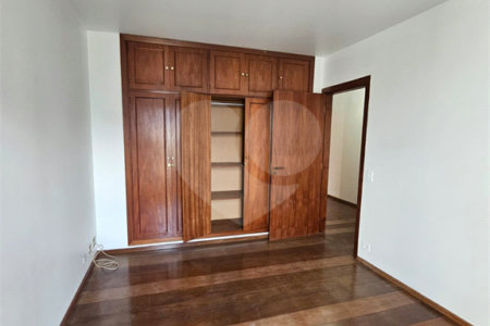 Apartamento à venda com 4 quartos, sendo 2 suítes,  em Jardim Parque Morumbi, São Paulo, SP