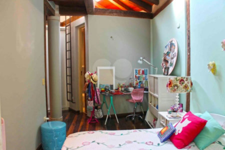 Sobrado à venda com 7 quartos, sendo 5 suítes, em Alto da Boa Vista, São Paulo, SP