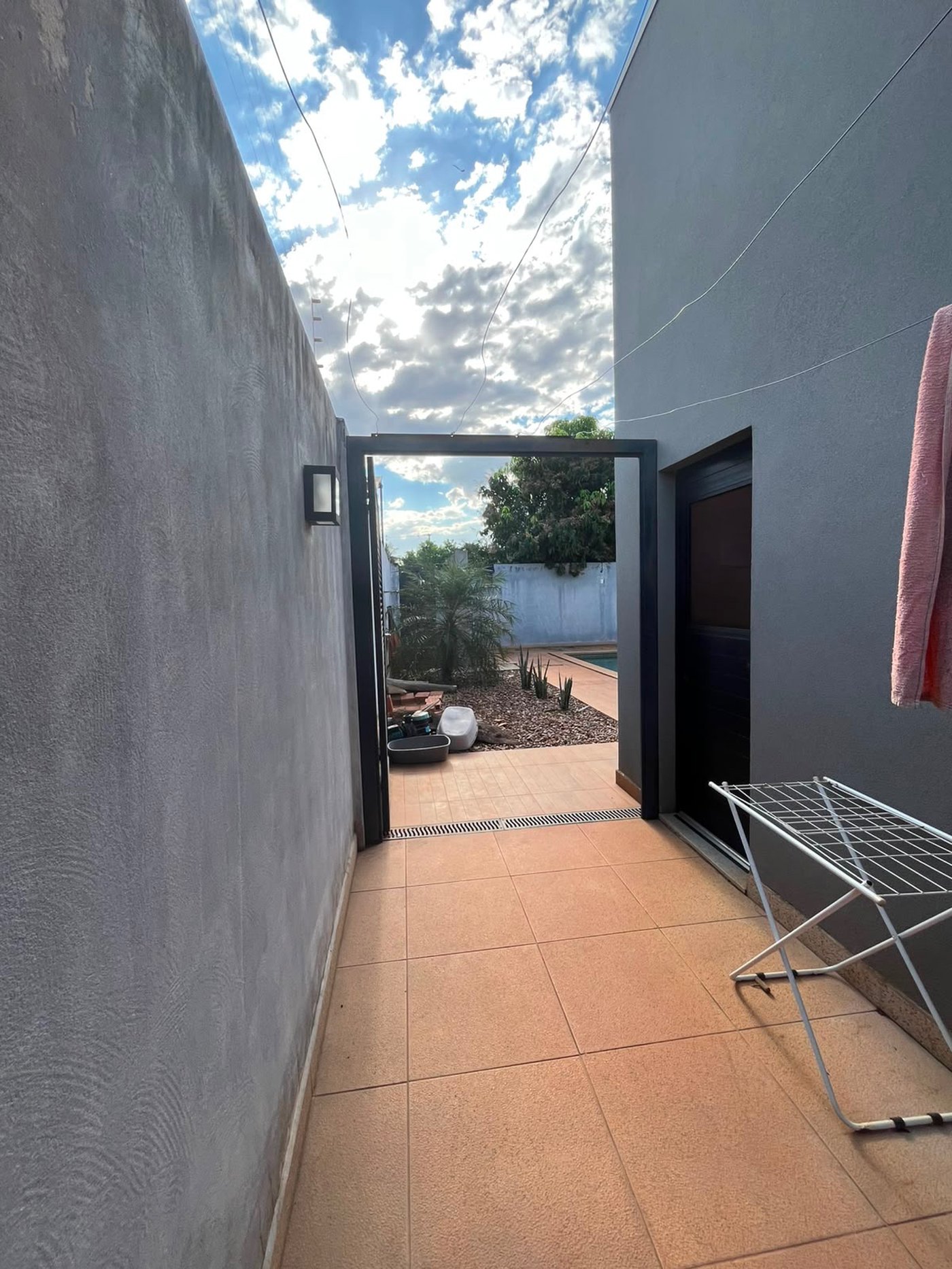 Casa à venda ou para alugar com 4 quartos, sendo 2 suítes,  em Santa Terezinha, Três Lagoas, MS