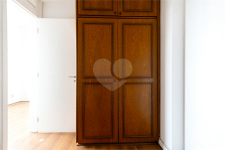 Duplex à venda com 6 quartos, sendo 4 suítes, em Alto de Pinheiros, São Paulo, SP